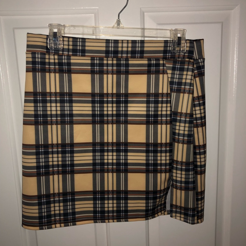 Plaid mini skirt
